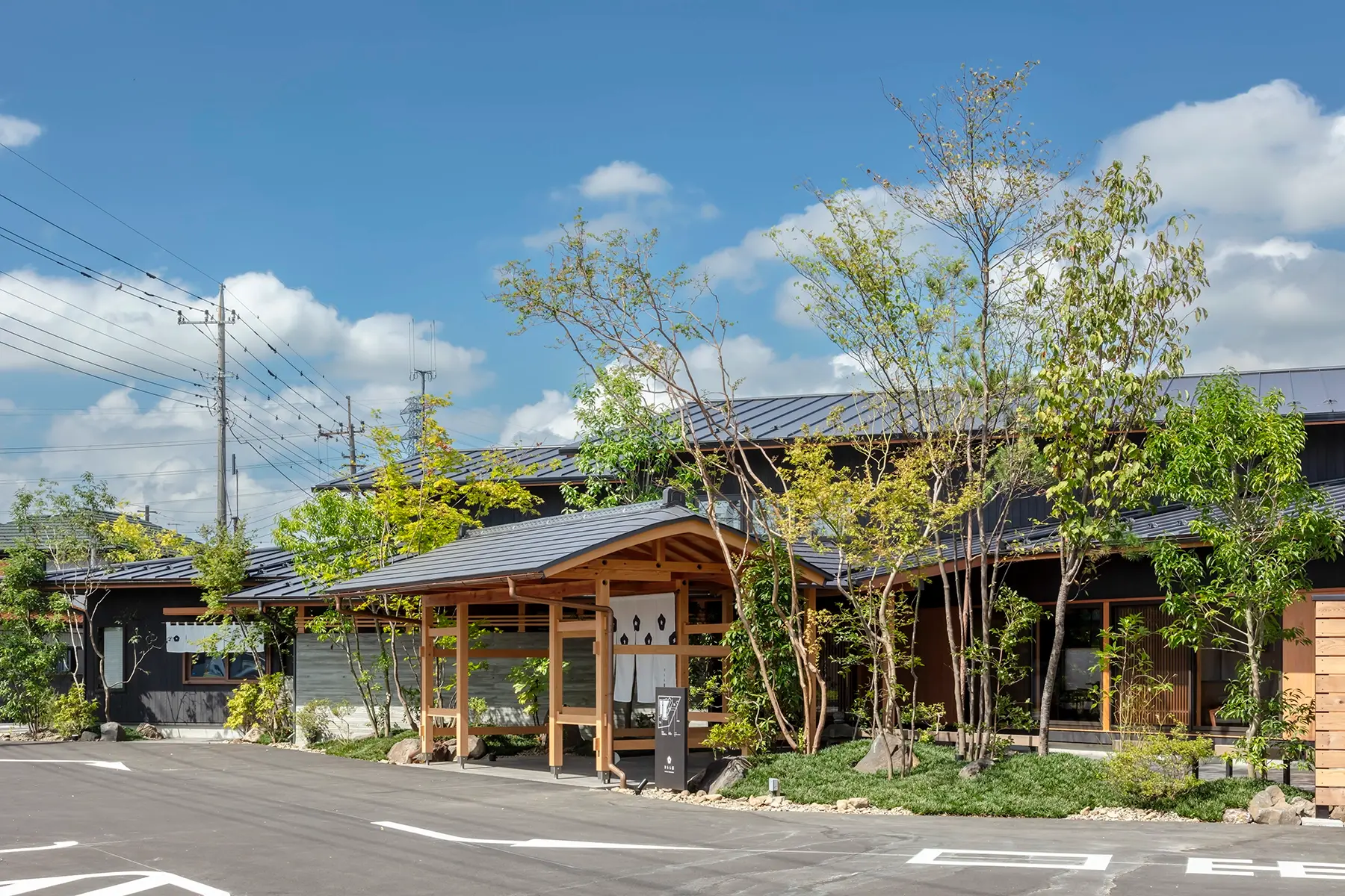 木造葬祭場 きらら邸 行田｜施工例｜ニチハ株式会社