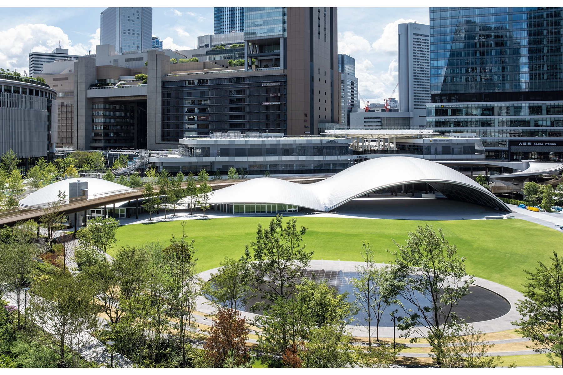 グラングリーン大阪 うめきた公園 大屋根施設｜施工例｜ニチハ株式会社